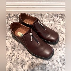 JOSEF SEIBEL Women’s Shoes Brown Size 9-9.5. Top Zipper 1.5-2” Heel